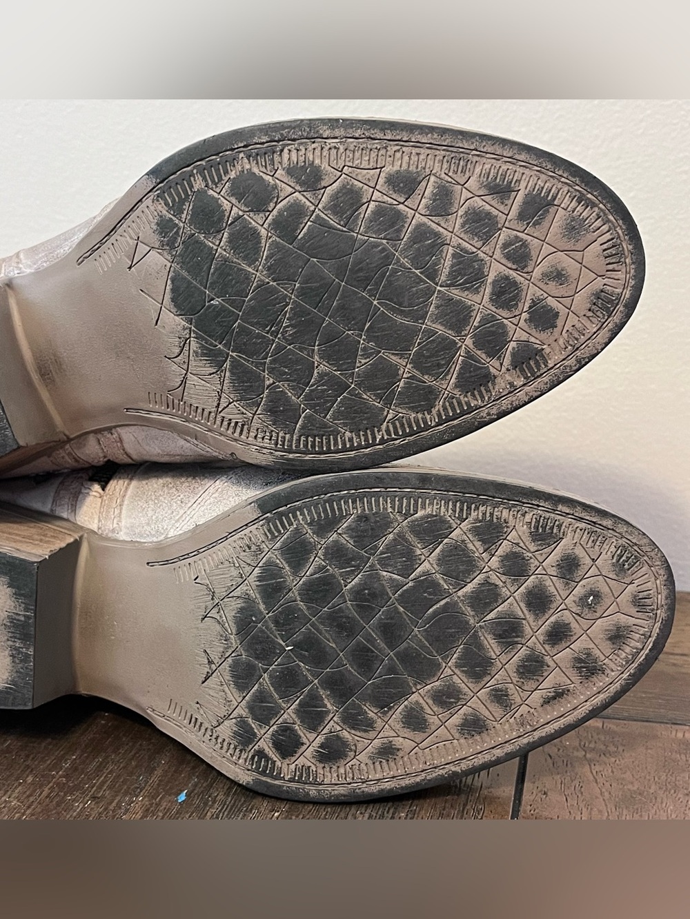 Sterling River Western Embroidered Distressed Booties Womens 8.5 - Picture 9 of 10